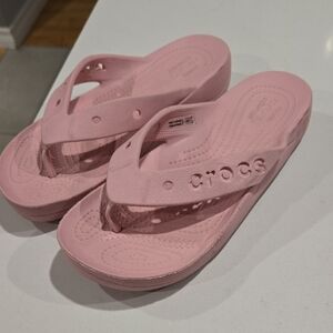 Crocs Pink Platform Flip Sandals Size 7